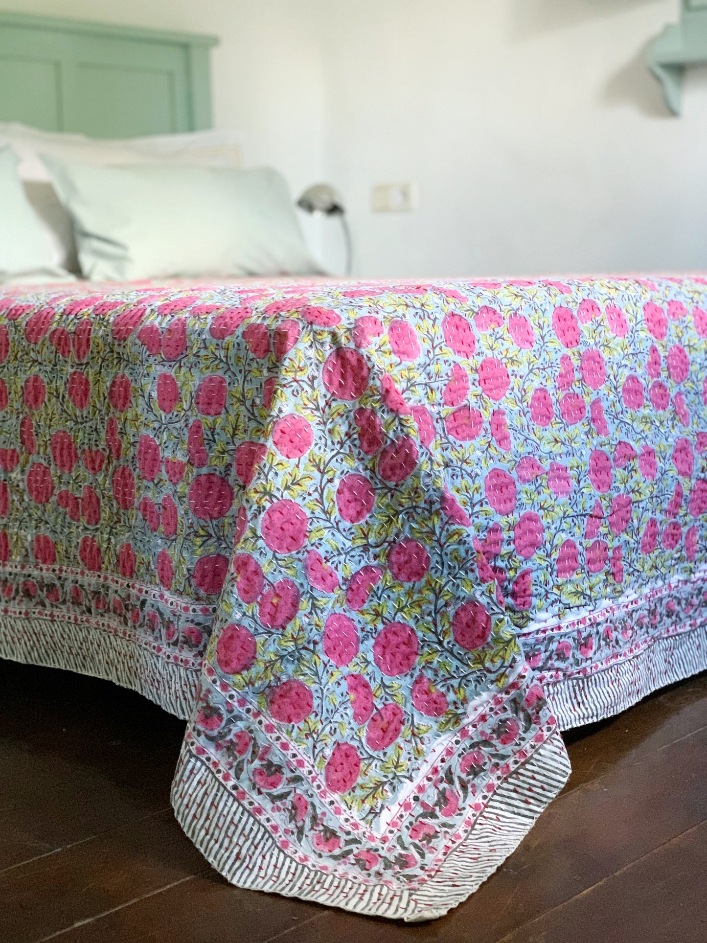 Kantha algodón 100% estampado artesanal block print India · Plaid · Colcha verano · Cubre sofá hindú · Flores agua y rosa