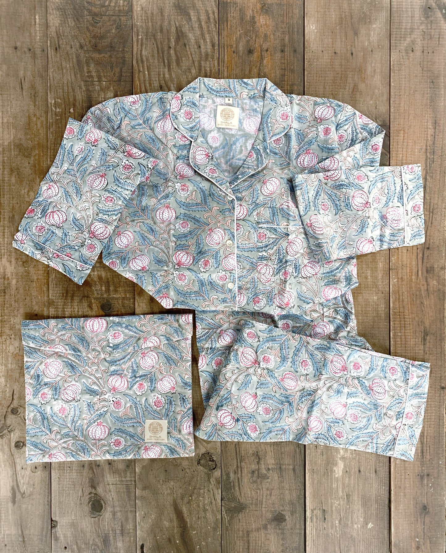 Pijama manga y pantalón largos · Algodón puro estampado block print artesanal en India · Pijama invierno algodón 100% · Granadas verde