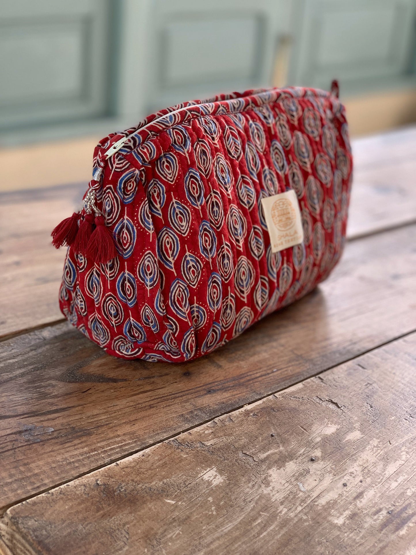 Padded toiletry bag Pure cotton block print in India Padded make-up bag, carry-all Bordeaux