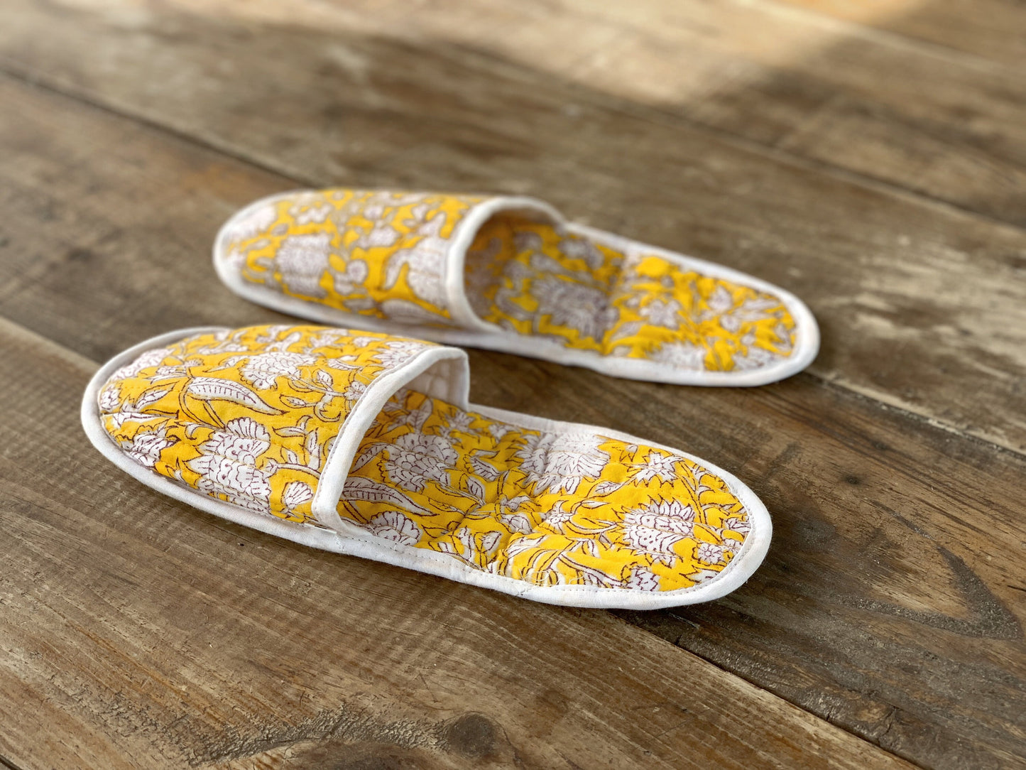 SET regalo · Camisón manga larga & zapatillas a juego · Algodón puro estampado block print artesanal en India · Amarillo estampado